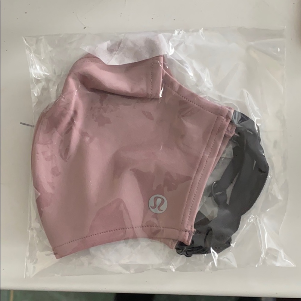 Lululemon Mask (sealed)